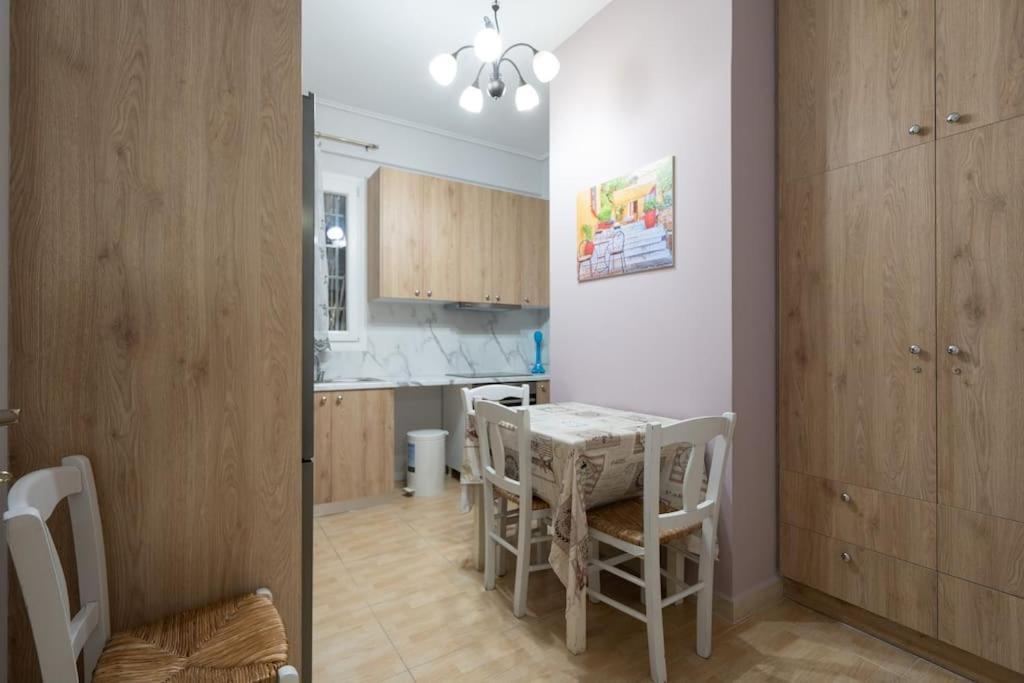 Metaxourgio 2Nd Floor Apartment Athena Bagian luar foto