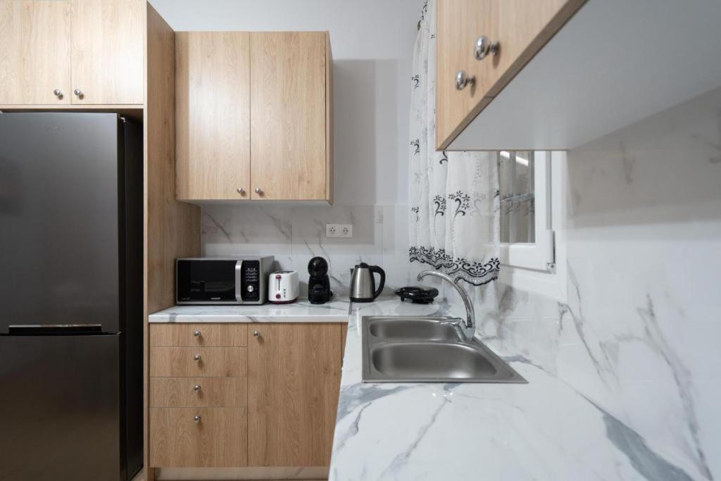Metaxourgio 2Nd Floor Apartment Athena Bagian luar foto